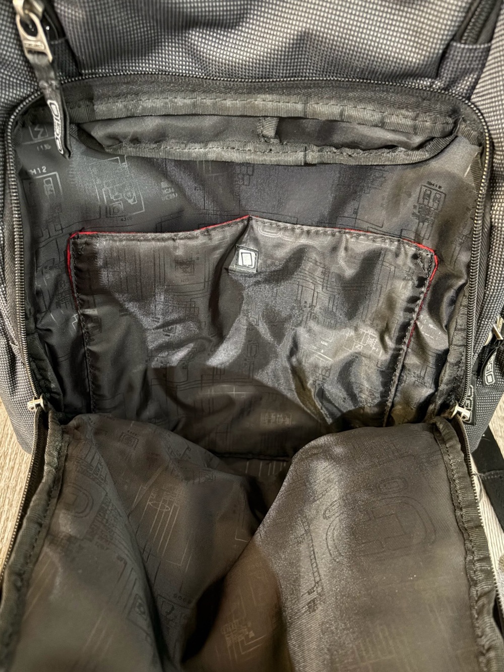 OGIO Black Multi-Pocket Backpack - Picture 4 of 8